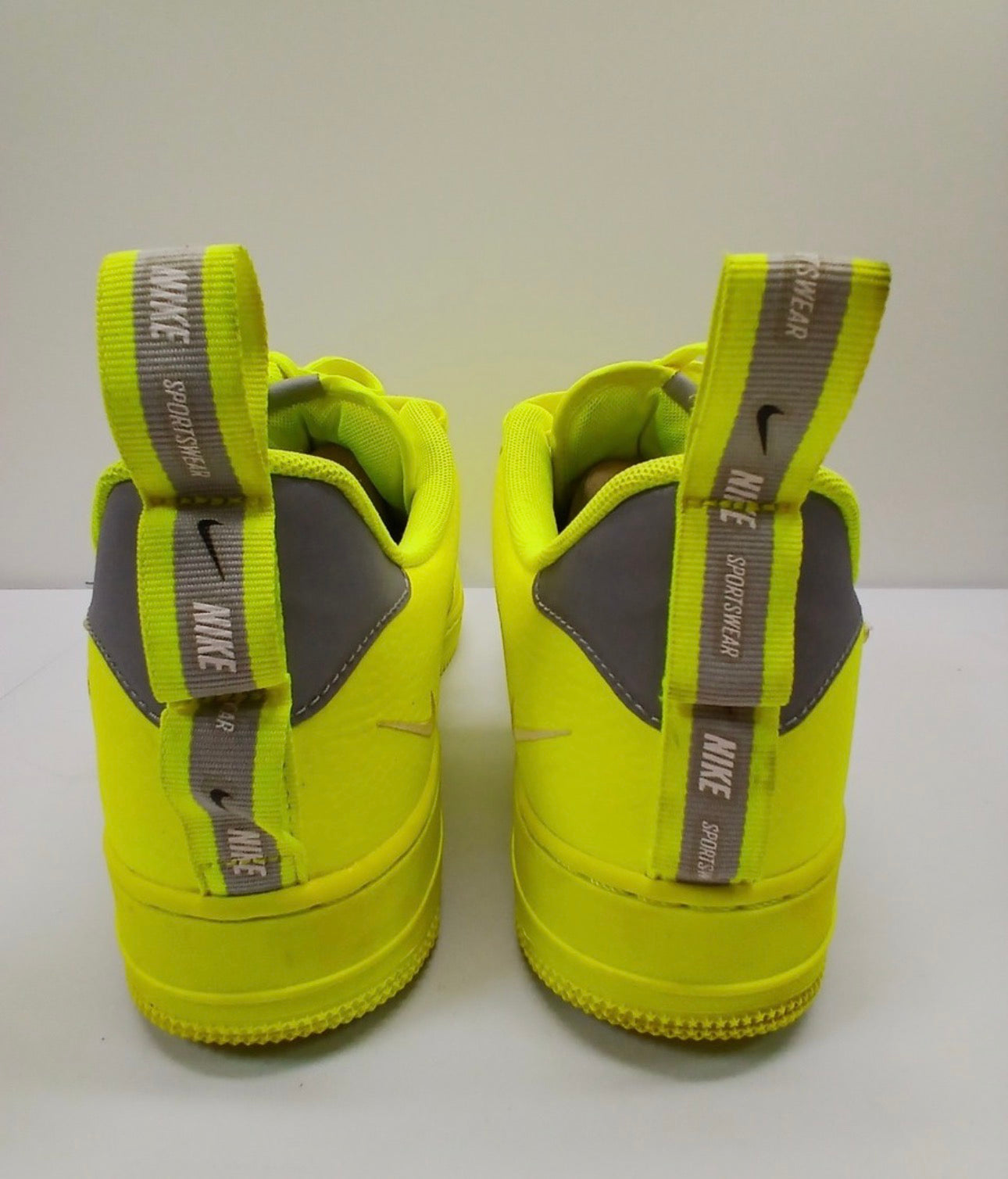 Nike Air Force 1 07 LV8 Utility Volt